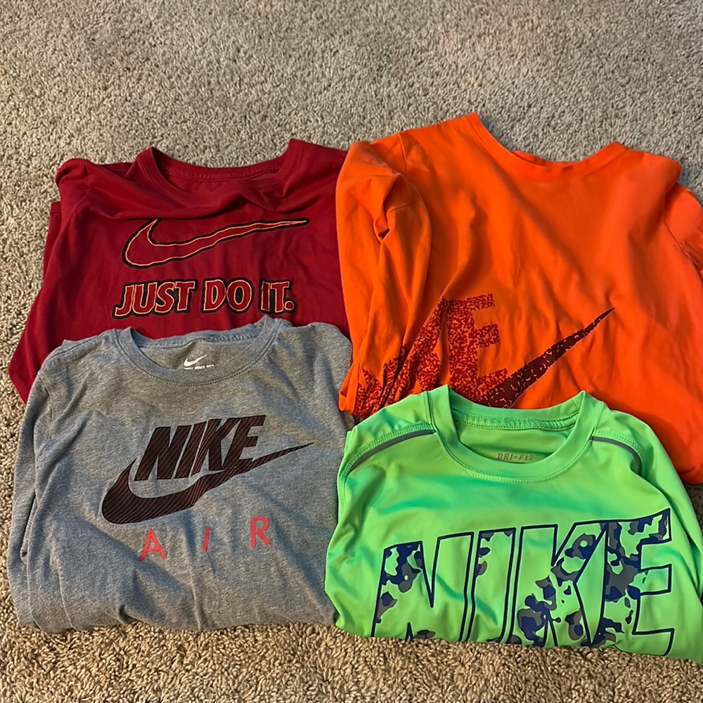 Lot of 4 boys long sleeve Nike shirts